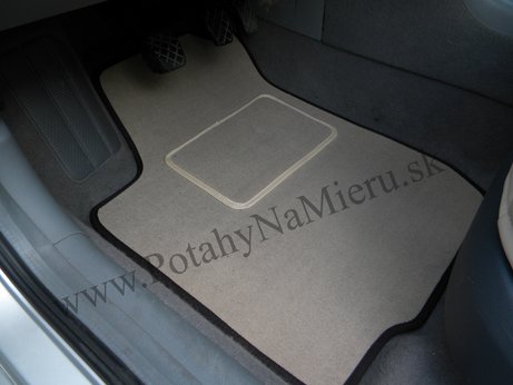 Škoda Octavia 1.generácie predný vodičov autokoberec SPEVNENÝ