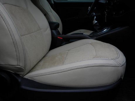 AUTOPOTAHY Kia Sportage 2011  Interiér, lakťové opierky, Alcantara ORIGINAL PRODUCT MAD AUTOPOTAHY Kia Sportage 2011  Interiér, lakťové opierky, Alcantara ORIGINAL PRODUCT MAD