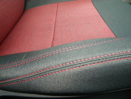 AUTOPOTAHY Peugeot 307 - detail na šev ORIGINAL PRODUCT MAD AUTOPOTAHY Peugeot 307 - detail na šev ORIGINAL PRODUCT MAD