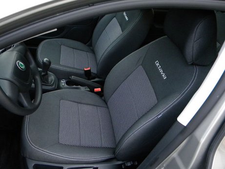 AUTOPOTAHY Škoda Octavia 2 gen. 2010 predné sedadlá s logom ORIGINAL PRODUCT MAD AUTOPOTAHY Škoda Octavia 2 gen. 2010 predné sedadlá s logom ORIGINAL PRODUCT MAD