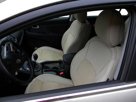 AUTOPOTAHY Kia Sportage 2011  Interiér, lakťové opierky, Alcantara ORIGINAL PRODUCT MAD AUTOPOTAHY Kia Sportage 2011  Interiér, lakťové opierky, Alcantara ORIGINAL PRODUCT MAD