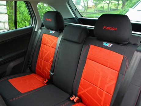 AUTOPOTAHY Fabia VRS zadné  sedadlá + detail na výšivky  ORIGINAL PRODUCT MAD AUTOPOTAHY Fabia VRS zadné  sedadlá + detail na výšivky  ORIGINAL PRODUCT MAD